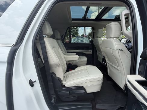 Used 2021 Ford Expedition Max Platinum RWD image 19