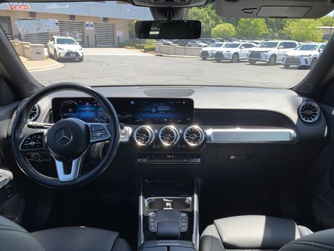 Used 2023 Mercedes-Benz GLB 250 4MATIC image 28