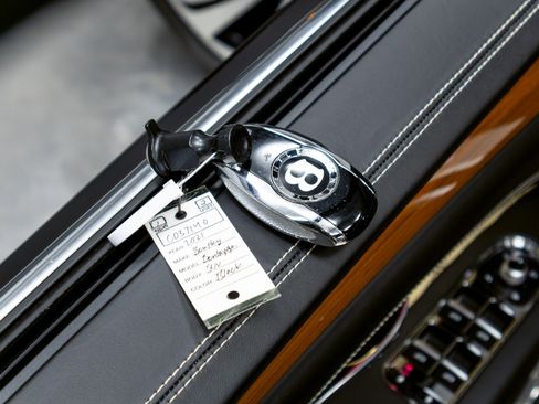 Used 2021 Bentley Bentayga w/ First Edition Specification AWD/4WD image 89