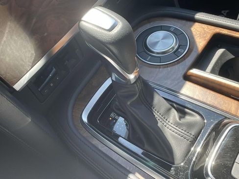 Used 2023 Nissan Armada SL w/ Captain's Chairs Package image 30