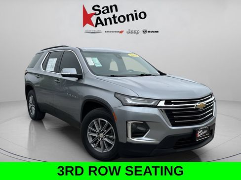 Used 2023 Chevrolet Traverse LT FWD image 3