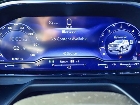 Used 2024 Chevrolet Suburban LT image 13