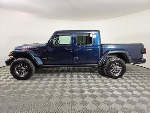 Used 2025 Jeep Gladiator Mojave image 2