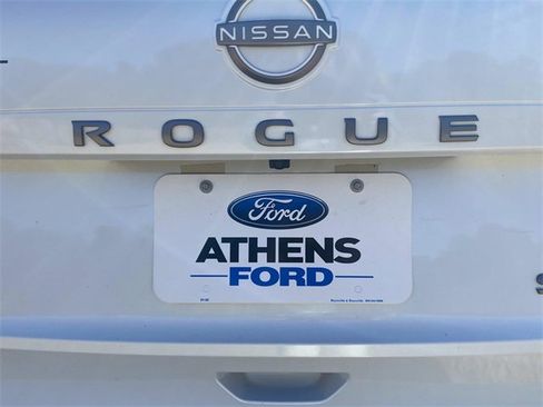 Used 2024 Nissan Rogue SV image 5