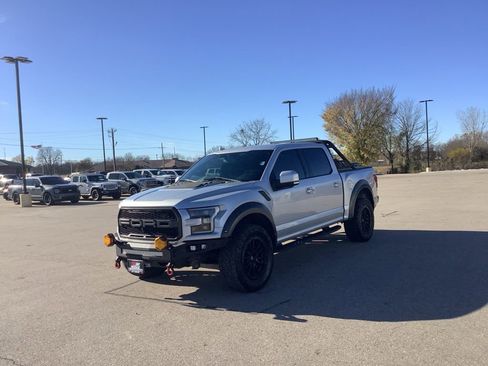 Used 2019 Ford F150 Raptor w/ Equipment Group 802A Luxury image 4