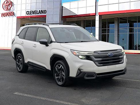 Used 2025 Subaru Forester Limited image 2