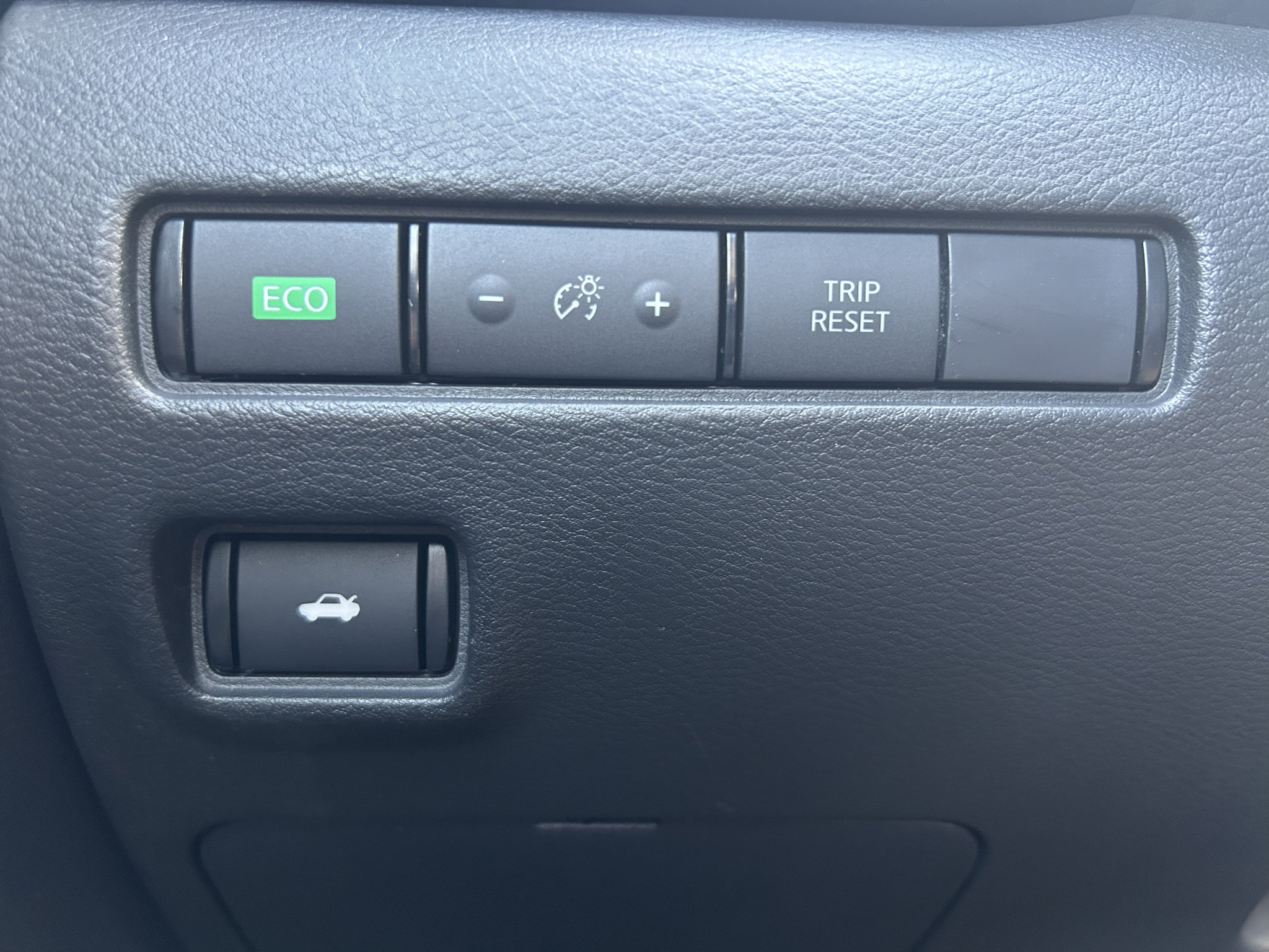 Used 2024 Nissan Sentra SV FWD image 21