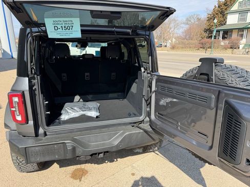 Used 2024 Ford Bronco Wildtrak AWD/4WD image 11