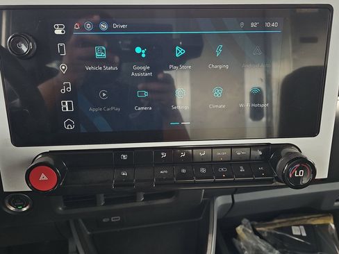 Used 2024 Chevrolet Brightdrop 400 w/ Commercial Equipment Package AWD/4WD image 23