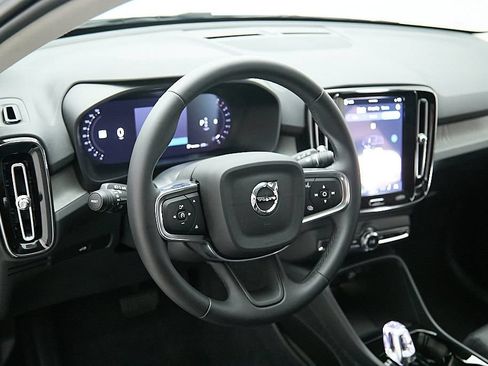 Certified 2026 Volvo XC40 B5 Plus AWD/4WD image 13