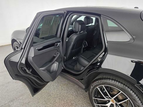 Used 2024 Porsche Macan AWD/4WD image 15