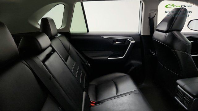Used 2021 Toyota RAV4 XLE Premium AWD/4WD image 39