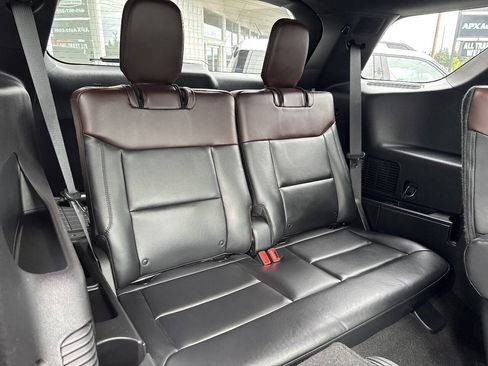 Used 2020 Ford Explorer Platinum w/ Premium Technology Package AWD/4WD image 23