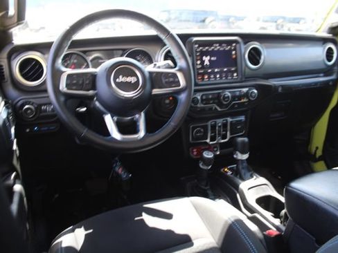 Used 2022 Jeep Wrangler Unlimited Rubicon 4xe w/ Cold Weather Group AWD/4WD image 16