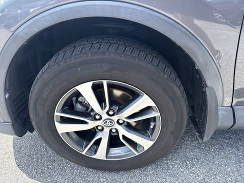 Used 2017 Toyota RAV4 XLE FWD image 11