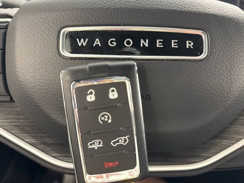Used 2024 Jeep Wagoneer L Series III w/ Premium Group I AWD/4WD image 50