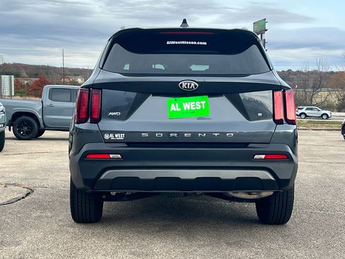 Used 2021 Kia Sorento S image 6