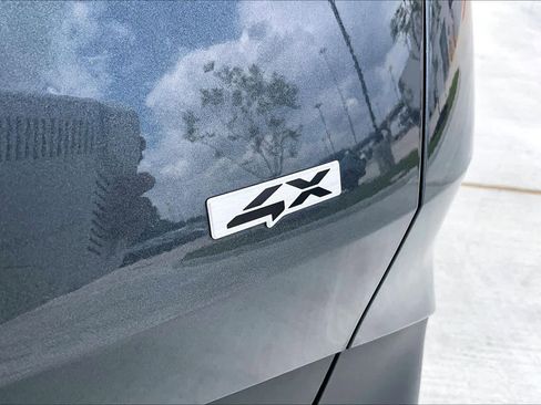 Certified 2025 Kia Sportage LX image 10