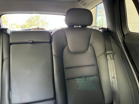 Used 2025 Volvo V60 B5 Cross Country Plus image 37