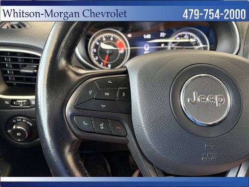 Used 2020 Jeep Cherokee Trailhawk w/ Comfort/Convenience Group AWD/4WD image 16