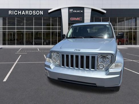 Used 2012 Jeep Liberty Sport AWD/4WD image 4