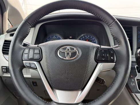Certified 2017 Toyota Sienna XLE w/ XLE Navigation Package AWD/4WD image 13