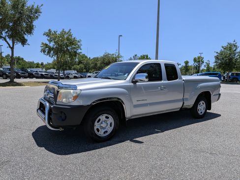 Used 2011 Toyota Tacoma 2WD Access Cab w/ Convenience Pkg image 7