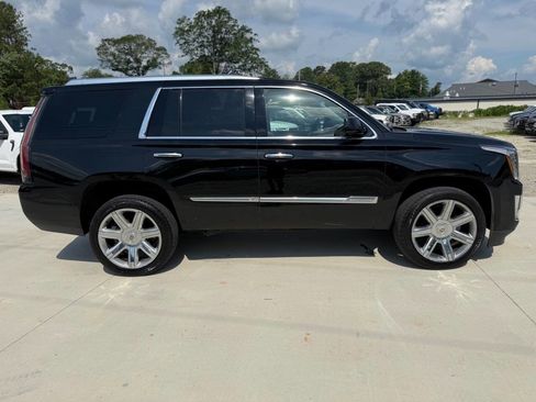 Used 2015 Cadillac Escalade Luxury AWD/4WD image 9