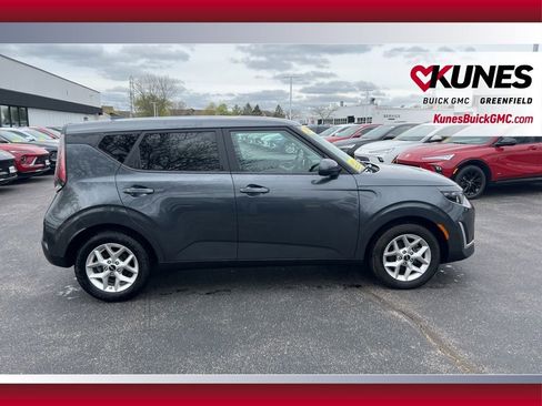 Used 2024 Kia Soul LX w/ Option Group 015 FWD image 4