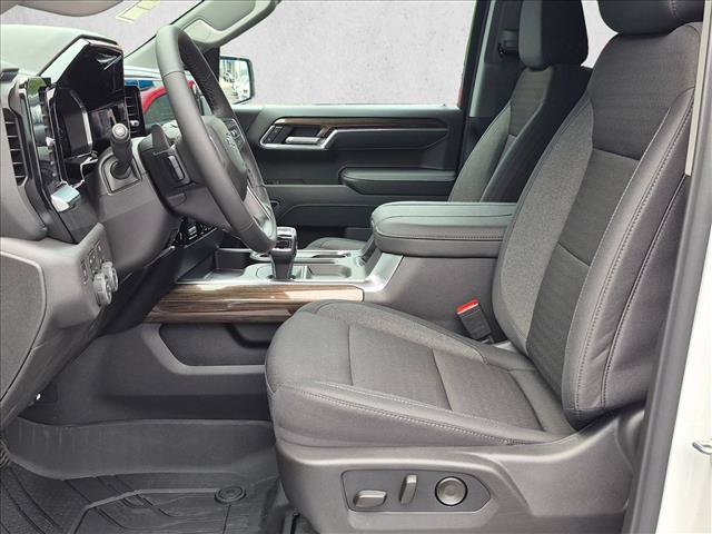 New 2026 Chevrolet Silverado 1500 RST w/ Dark Appearance Package AWD/4WD image 4