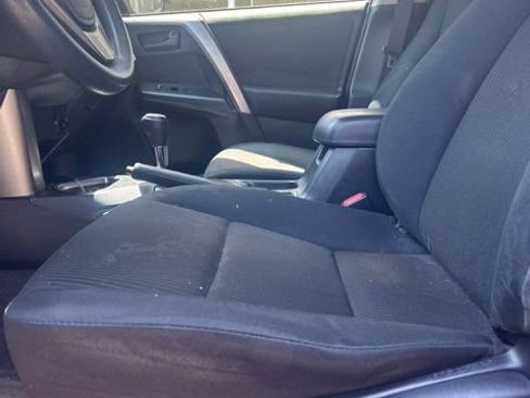Used 2017 Toyota RAV4 LE FWD image 8