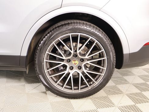 Used 2021 Porsche Cayenne AWD/4WD image 20