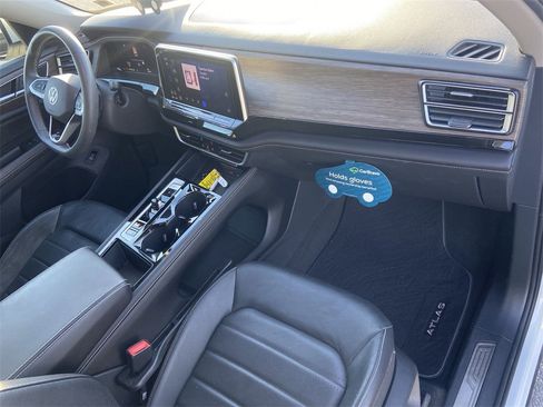 Used 2024 Volkswagen Atlas SEL image 29