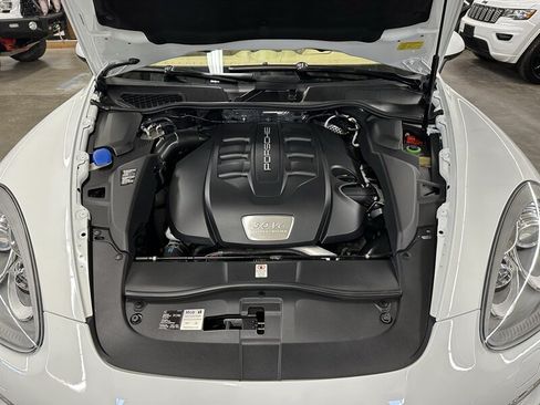 Used 2013 Porsche Cayenne Diesel AWD/4WD image 9