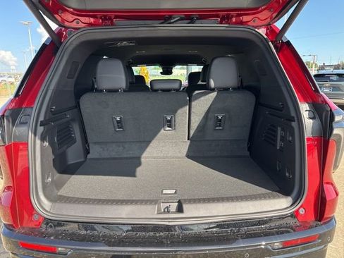 New 2026 Chevrolet Traverse High Country w/ LPO, Floor Liner Package image 38