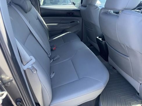 Used 2015 Toyota Tacoma 4x4 Double Cab w/ Limited Package image 5