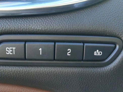 Used 2018 Buick Enclave Avenir w/ Avenir Technology Package image 27