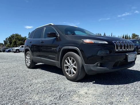 Used 2015 Jeep Cherokee Latitude AWD/4WD image 10