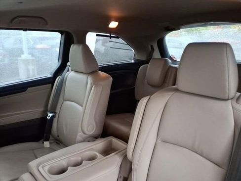 Used 2018 Honda Odyssey Touring image 18