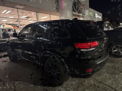 Certified 2021 Jeep Grand Cherokee Laredo X image 3