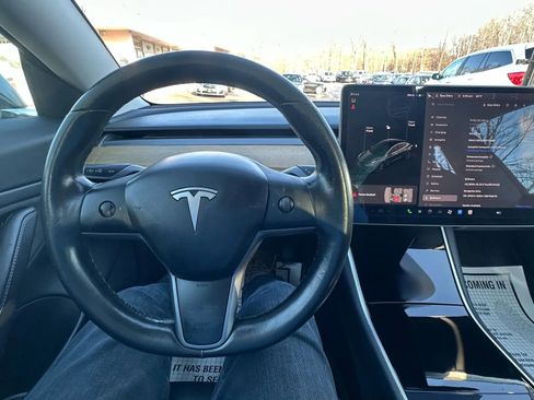 Used 2018 Tesla Model 3 Long Range image 11