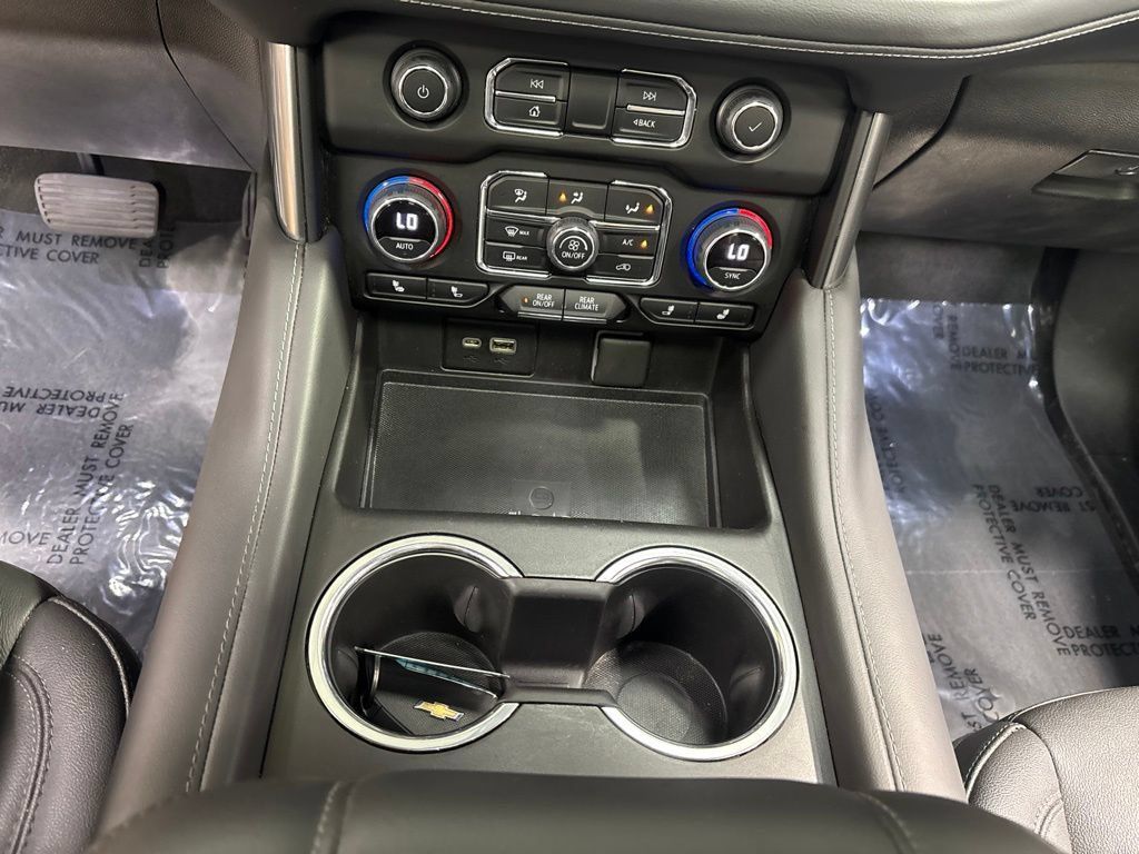 Used 2022 Chevrolet Suburban LT AWD/4WD image 29