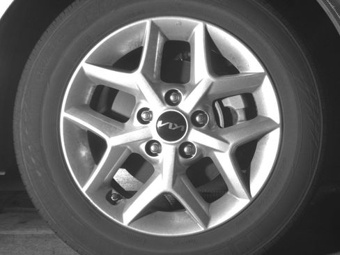 Used 2025 Kia Soul LX w/ LX Technology Package FWD image 13