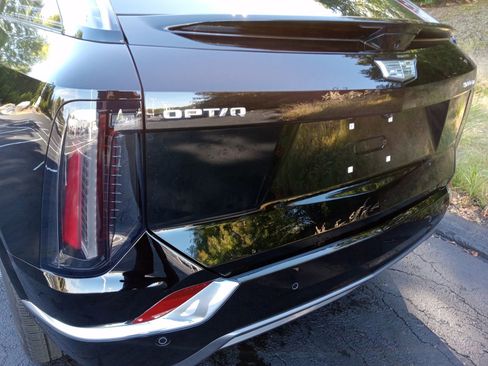 Used 2025 Cadillac Optiq Luxury 2 w/ LPO, Floor Liner Package image 8