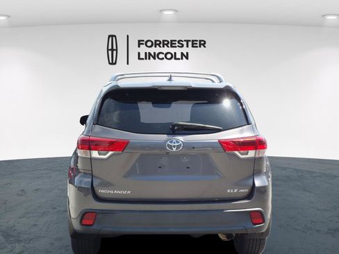 Used 2017 Toyota Highlander XLE image 4