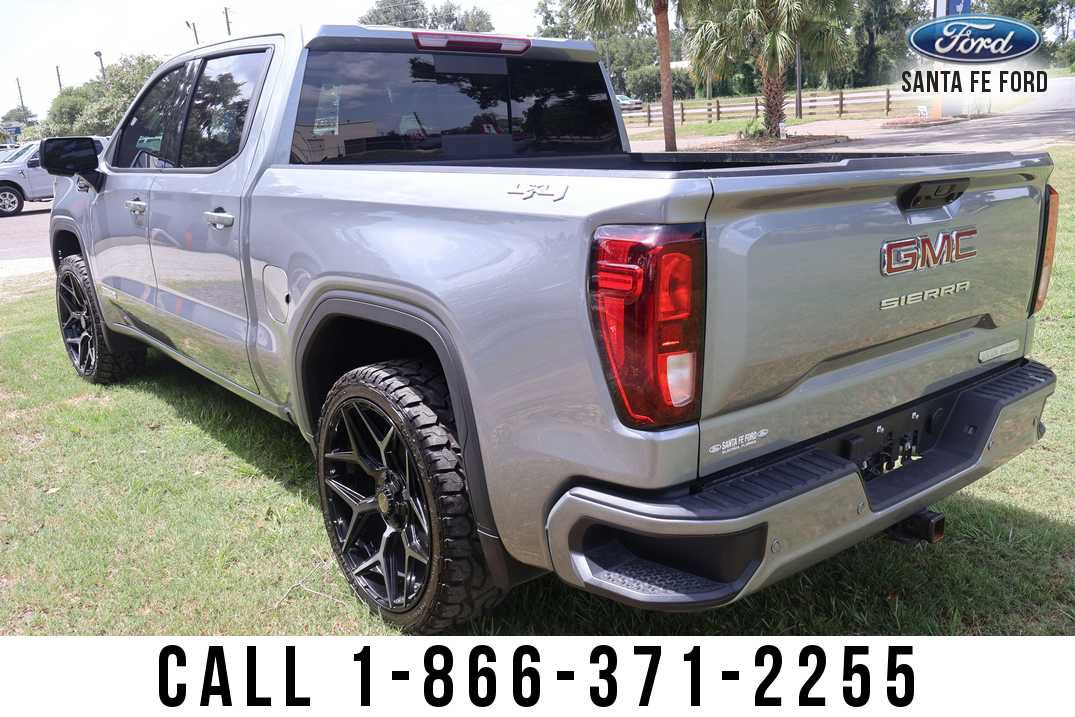 Used 2025 GMC Sierra 1500 Elevation w/ Preferred Package AWD/4WD image 3