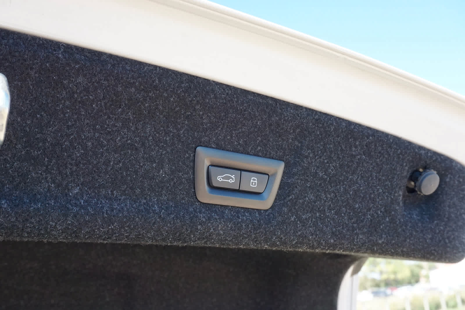 Used 2024 BMW 330i Sedan w/ Convenience Package RWD image 43