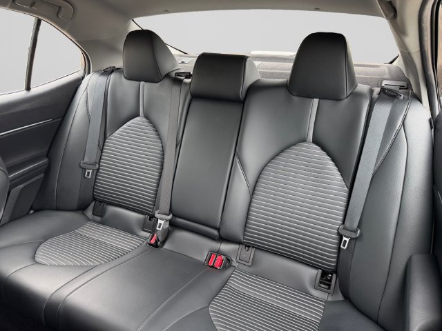 Certified 2020 Toyota Camry SE FWD image 13