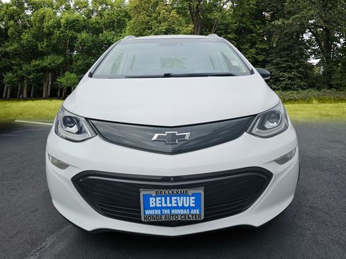 Used 2019 Chevrolet Bolt Premier w/ Infotainment Package FWD image 2