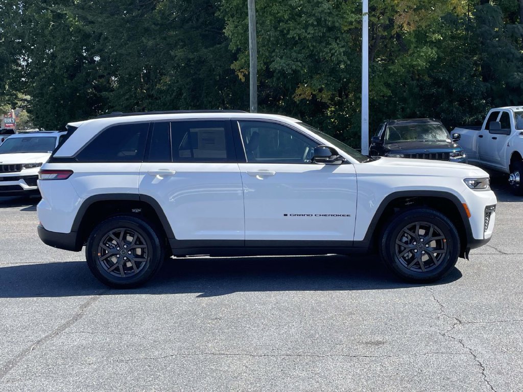 New 2027 Jeep Grand Cherokee 4WD image 9